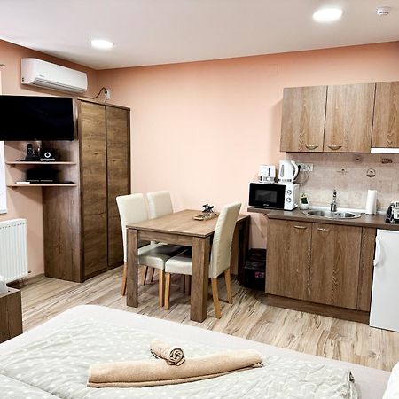 Kk Apartment 巴奇卡托波拉 外观 照片
