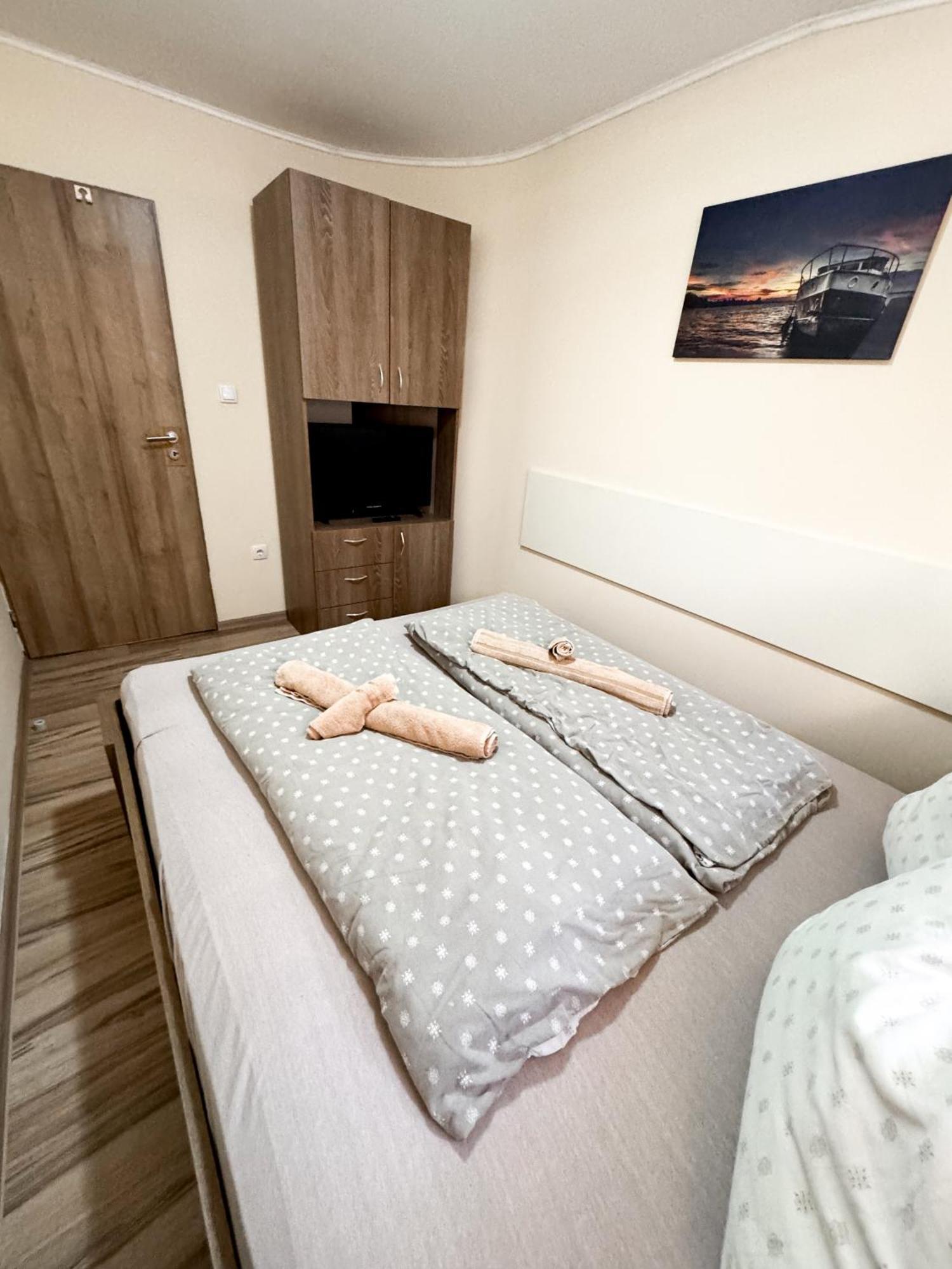 Kk Apartment 巴奇卡托波拉 外观 照片